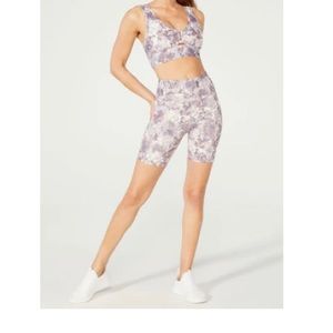 Jessica Simpson workout set